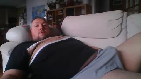 Snapshot of littlesubbear chatting on November 2025 01:21:02 PM littlesubbear online show from November 2025 01:21:02 PM