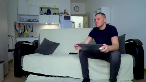 Snapshot of littlesweettifany chatting on November 2025 12:04:01 PM Little Tifany online show from November 2025 12:04:01 PM