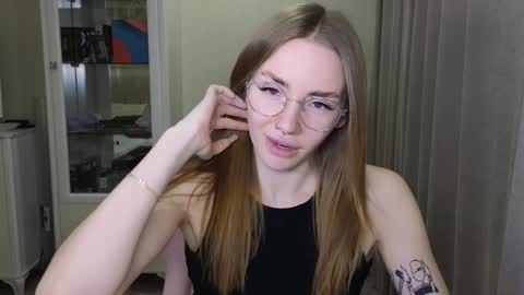 Snapshot of littlevildevil chatting on December 2024 04:09:01 PM Eliana online show from December 2024 04:09:01 PM