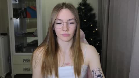 Snapshot of littlevildevil chatting on December 2024 12:06:01 PM Eliana online show from December 2024 12:06:01 PM