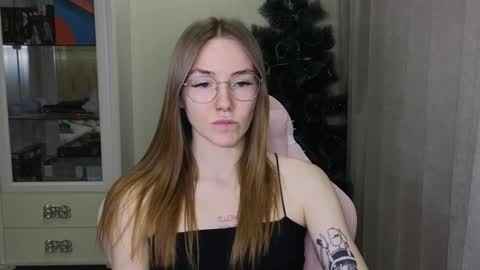 Snapshot of littlevildevil chatting on December 2024 02:38:01 PM Eliana online show from December 2024 02:38:01 PM
