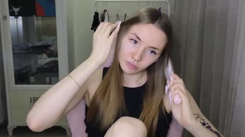 Snapshot of littlevildevil chatting on January 2025 02:12:02 PM Eliana online show from January 2025 02:12:02 PM