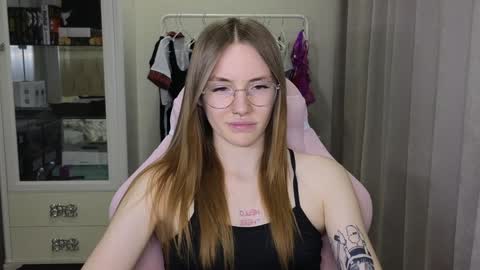 Snapshot of littlevildevil chatting on January 2025 01:15:01 PM Eliana online show from January 2025 01:15:01 PM