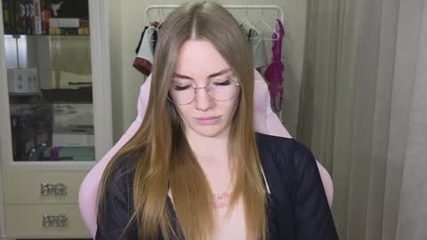 Snapshot of littlevildevil chatting on January 2025 02:32:01 PM Eliana online show from January 2025 02:32:01 PM