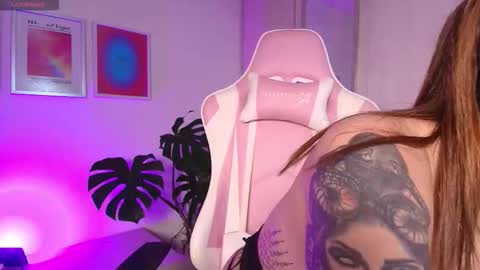 Snapshot of liujunne chatting on November 2025 10:00:02 PM Junne liu online show from November 2025 10:00:02 PM