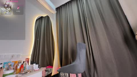 liuli_flower online show from May 2026 06:53:01 AM