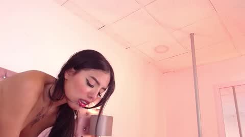 Nicky online show from October 2025 04:16:01 PM