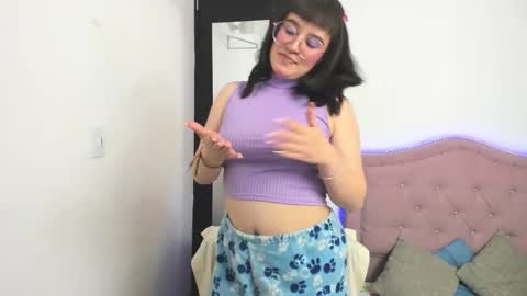 Snapshot of liv_rosse chatting on January 2025 12:19:02 AM Katalina Novoa. online show from January 2025 12:19:02 AM