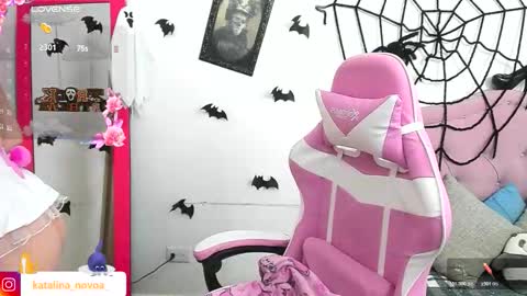 Snapshot of liv_rosse chatting on October 2025 02:02:05 AM Katalina Novoa. online show from October 2025 02:02:05 AM