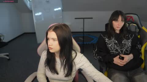 Snapshot of livehub054 chatting on April 2026 10:27:01 AM Sheryl online show from April 2026 10:27:01 AM