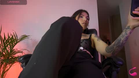 Emily  R online show from September 2025 09:09:02 PM