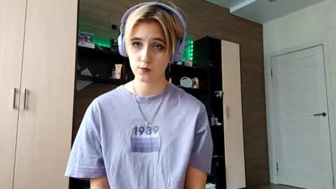 Snapshot of liviastubson chatting on September 2025 12:05:01 PM Nora online show from September 2025 12:05:01 PM
