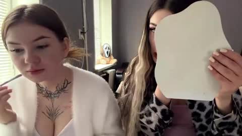 Lara and Lora online show from March 2026 07:36:02 AM