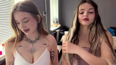 Lara and Lora online show from March 2026 08:26:33 AM