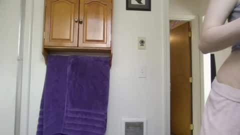 Snapshot of livmirage chatting on October 2025 09:13:01 PM Liv Mirage online show from October 2025 09:13:01 PM