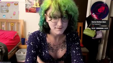 Snapshot of livolioyo chatting on April 2026 05:15:01 AM Livolio online show from April 2026 05:15:01 AM