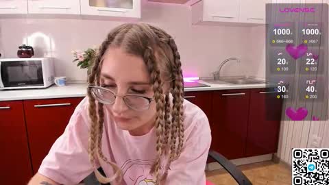 My name is Livy Nice to meet you  Thumbs up please its important online show from November 2025 06:40:01 PM