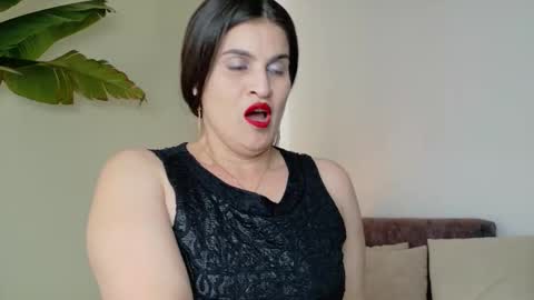 liz online show from October 2025 06:13:02 PM