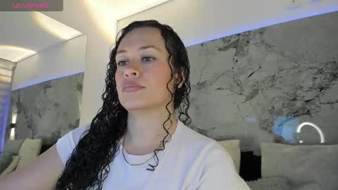 Liz  online show from November 2025 10:41:02 AM