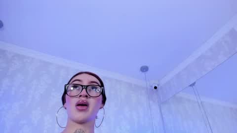 LIZ LUNNA online show from July 2026 09:13:01 PM