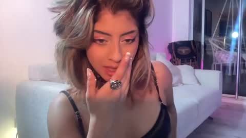 Lizeth online show from June 2026 03:05:02 AM