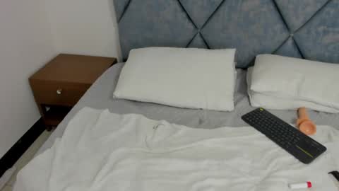 Snapshot of lizz_luna chatting on December 2024 01:38:02 PM lizz_luna online show from December 2024 01:38:02 PM