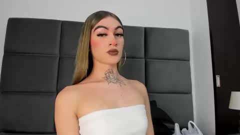 Snapshot of lizz_luna chatting on September 2025 02:44:02 PM lizz_luna online show from September 2025 02:44:02 PM