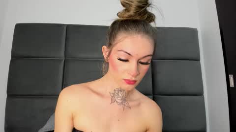 Snapshot of lizz_luna chatting on October 2025 03:42:01 PM lizz_luna online show from October 2025 03:42:01 PM