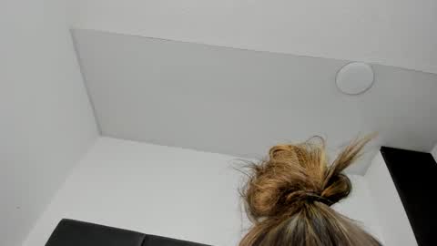 Snapshot of lizz_luna chatting on October 2025 03:57:02 PM lizz_luna online show from October 2025 03:57:02 PM