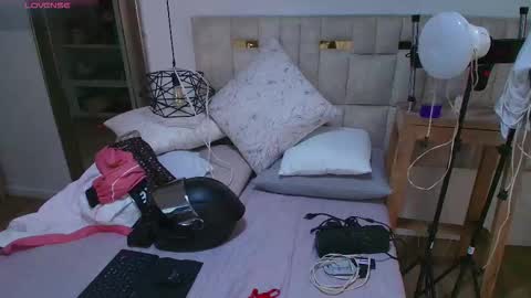 Lizz  online show from October 2025 11:54:01 AM