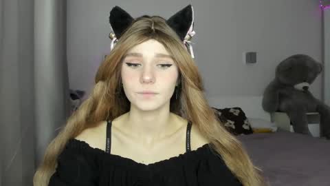 lizza_a online show from April 2026 05:17:01 PM