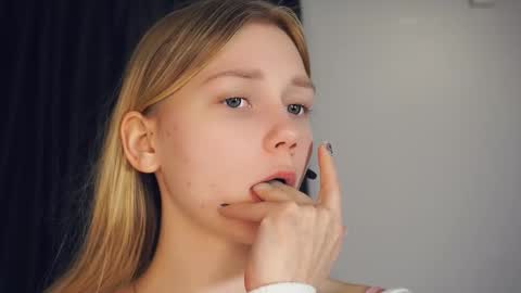 Megan online show from February 2026 07:09:02 PM