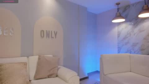 Lizzi  online show from November 2025 04:09:02 PM