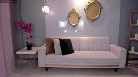 Lizzi  online show from December 2025 09:35:01 PM