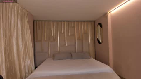 Lizzi  online show from March 2026 12:11:01 PM