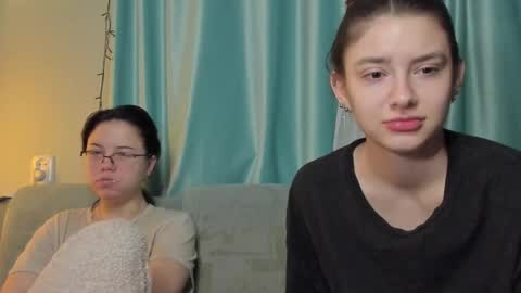 lizzi_muur online show from January 2025 07:04:01 PM