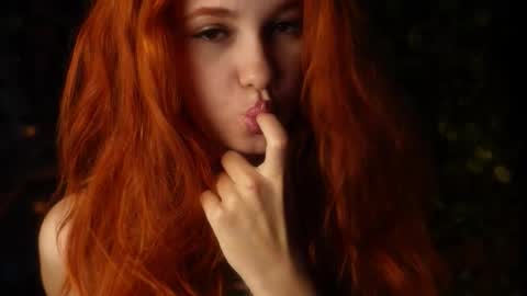 Snapshot of lizzie_gallen chatting on October 2025 05:25:02 PM Elizabeth online show from October 2025 05:25:02 PM