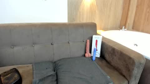 Snapshot of lizzie_williamss chatting on November 2025 03:28:01 AM lizzie_williamss online show from November 2025 03:28:01 AM