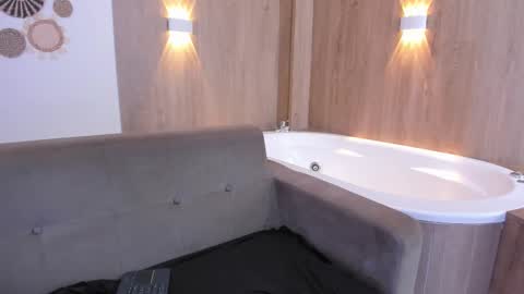 Snapshot of lizzie_williamss chatting on March 2026 03:13:01 AM lizzie_williamss online show from March 2026 03:13:01 AM