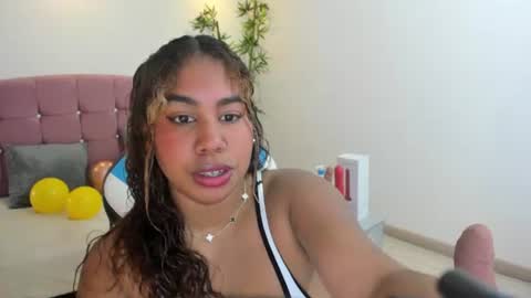 Snapshot of lizzie_williamss chatting on June 2026 04:17:02 AM lizzie_williamss online show from June 2026 04:17:02 AM