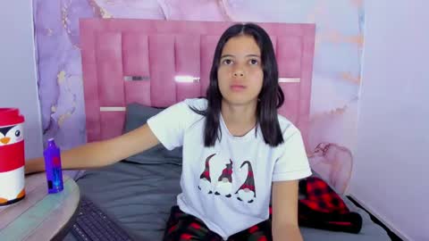 Snapshot of lizzmartin chatting on December 2024 09:44:01 PM Sweet Lizz online show from December 2024 09:44:01 PM