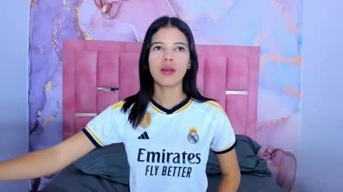 Snapshot of lizzmartin chatting on February 2025 08:35:02 PM Sweet Lizz online show from February 2025 08:35:02 PM