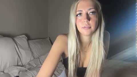 lizzy2bizzy online show from April 2026 06:17:02 PM