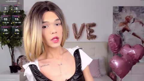 lizzydelrey online show from February 2026 08:27:02 PM