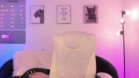 lizzyponcee online show from May 2026 09:37:01 AM
