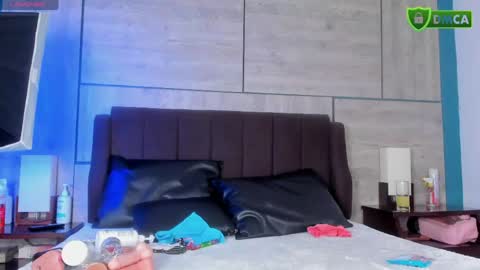 LizzySato online show from May 2026 07:19:02 PM