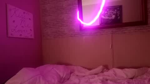 Snapshot of ljandcherry chatting on October 2025 04:33:02 AM LjCherry online show from October 2025 04:33:02 AM