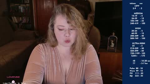 Snapshot of llia_orgel chatting on April 2026 08:17:01 PM Lia online show from April 2026 08:17:01 PM