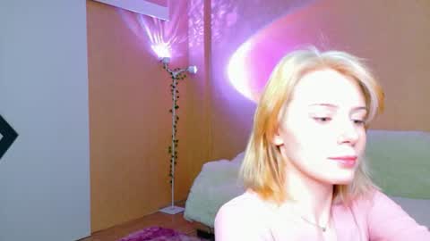 llovelymia online show from July 2026 03:20:02 AM