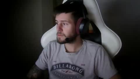 Snapshot of lobotomy54 chatting on November 2025 01:44:02 PM lobo online show from November 2025 01:44:02 PM